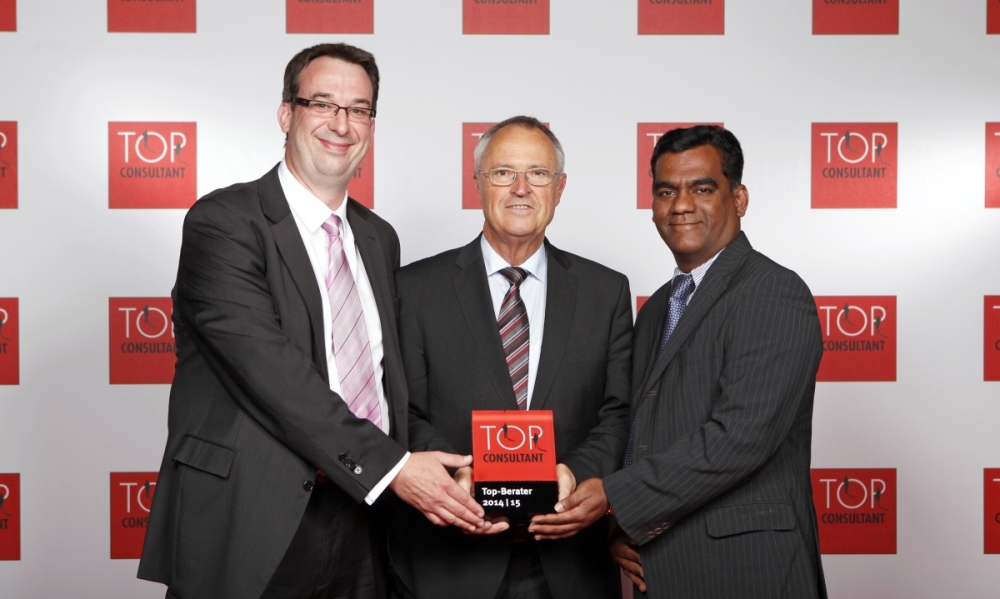 RheinBrücke IT Consulting management receiving the ‘Top Consultant’ for the year 2014- 2015 recognition in Germany